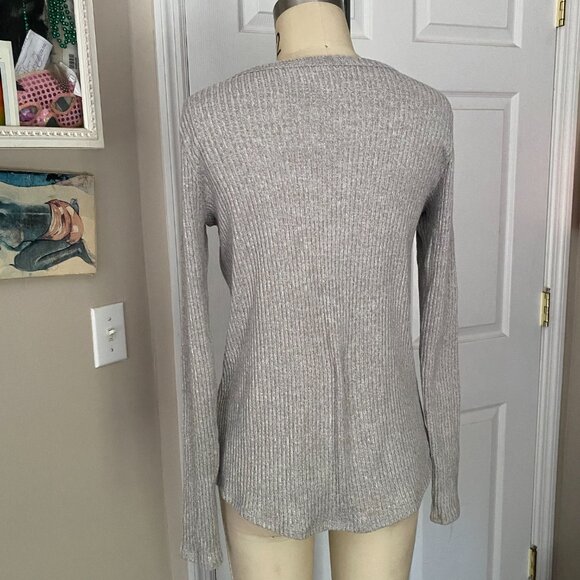 AMERICAN EAGLE Gray Soft ribbed knit Stretch Classic V-neck Shirt *XX-SMALL* - Picture 4 of 5